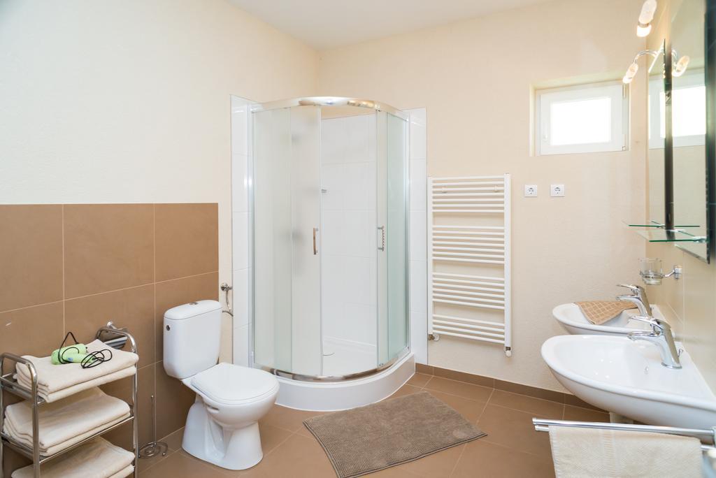 Andi Apartman Héviz Zewnętrze zdjęcie